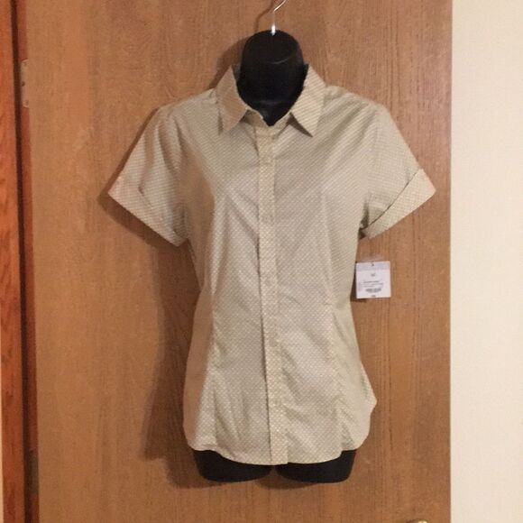 Liz Claiborne - tan and white short sleeved button down top. NWT - Picture 1 of 2